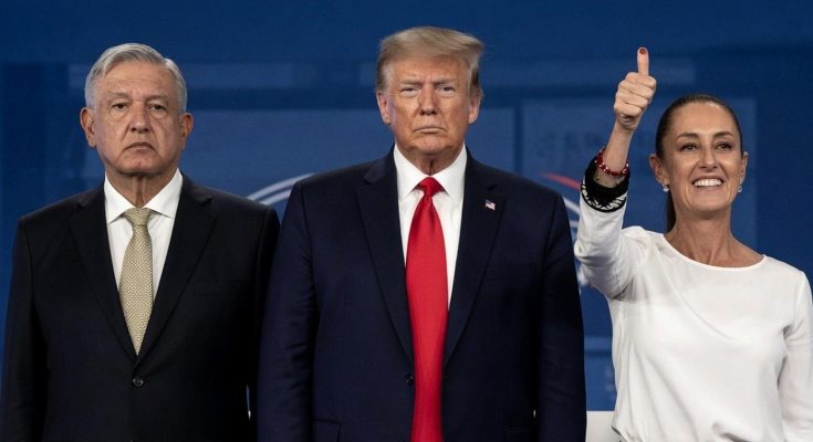trump stands between Mexican leaders at formal diplomatic summit with blue backdrop