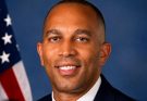 Jeffries Caves to Far-Left As Redistricting Fight Blows Up on Dems
