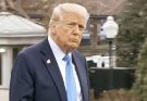 A Photo of Trump Walking Toward Marine One Caught Attention After Viewers Noticed a Small Detail…